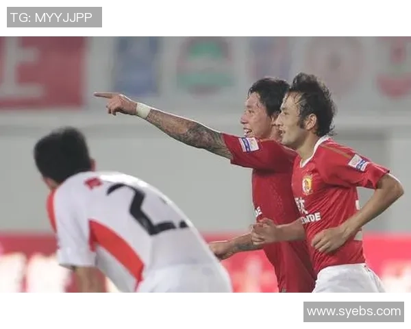 深圳足球队中路突破的优势与不足分析探讨